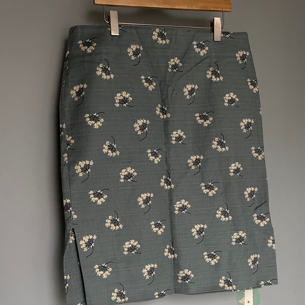 LOFT Floral Pencil Skirt - Dark Gray